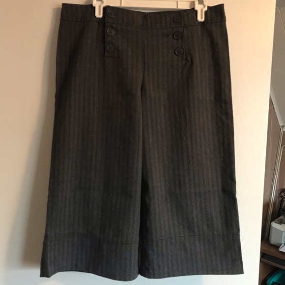 Smart Set Dress Capris - Picture 1 of 4